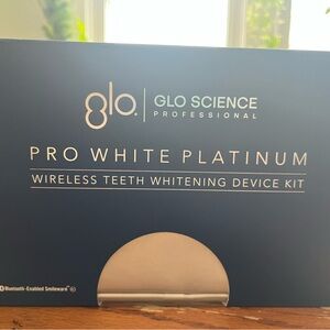 GLO Science Pro White Platinum Teeth Whitening Kit
